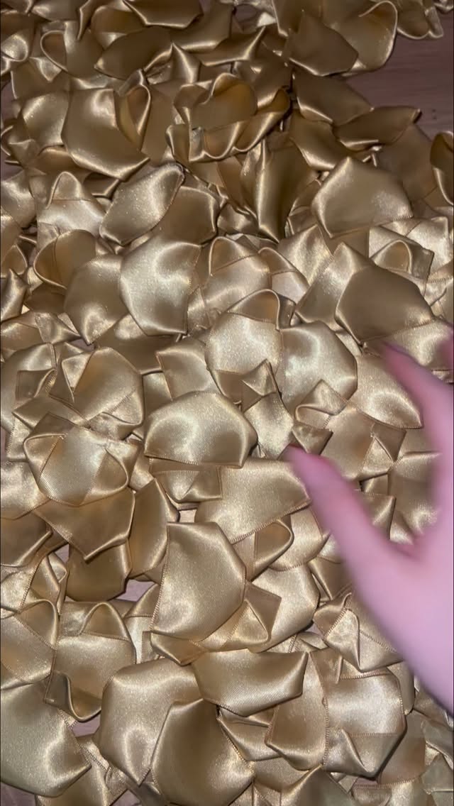 Rosera satenske ruže