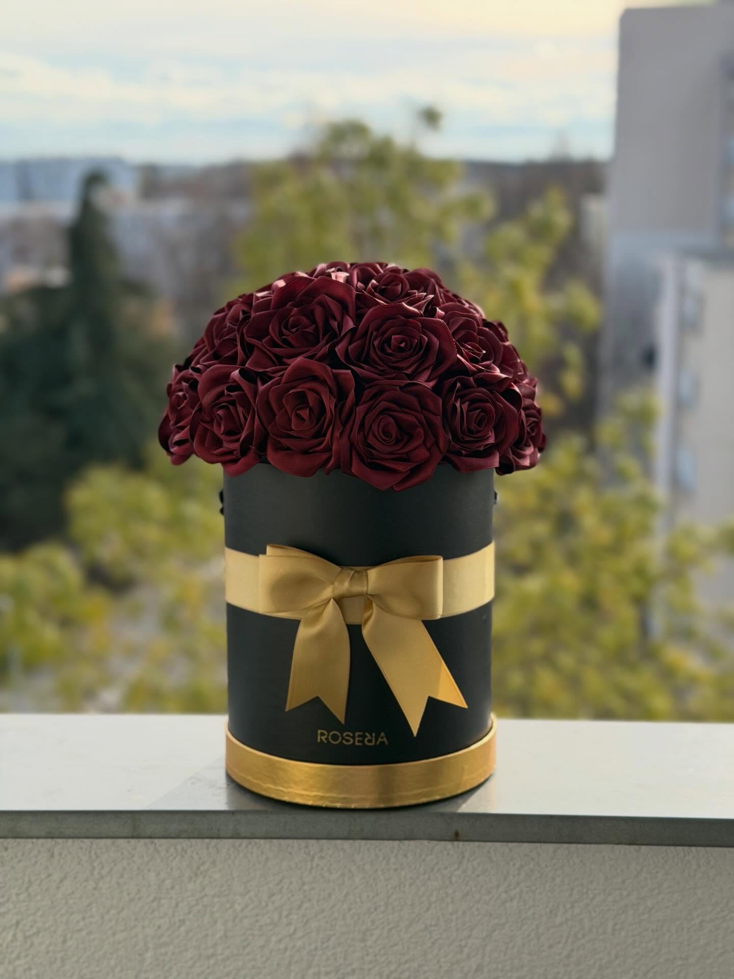 Rosera satenske ruže